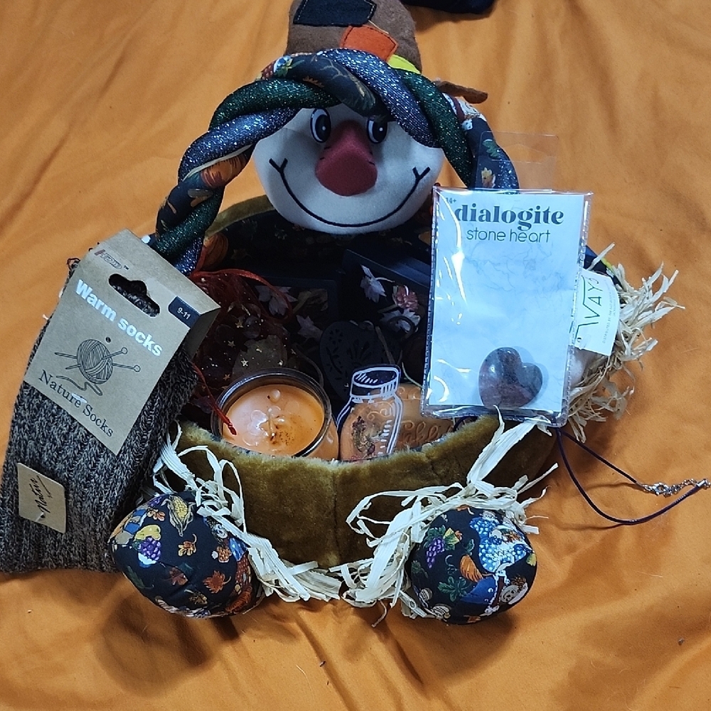 Handcrafted Harvest Heart and Soul Basket - Picture 3 of 8